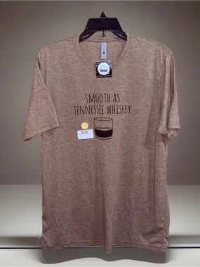 NWT Smooth As Tennessee Whiskey Graphic Short Sleeve T Shirt-L-Brown Heather